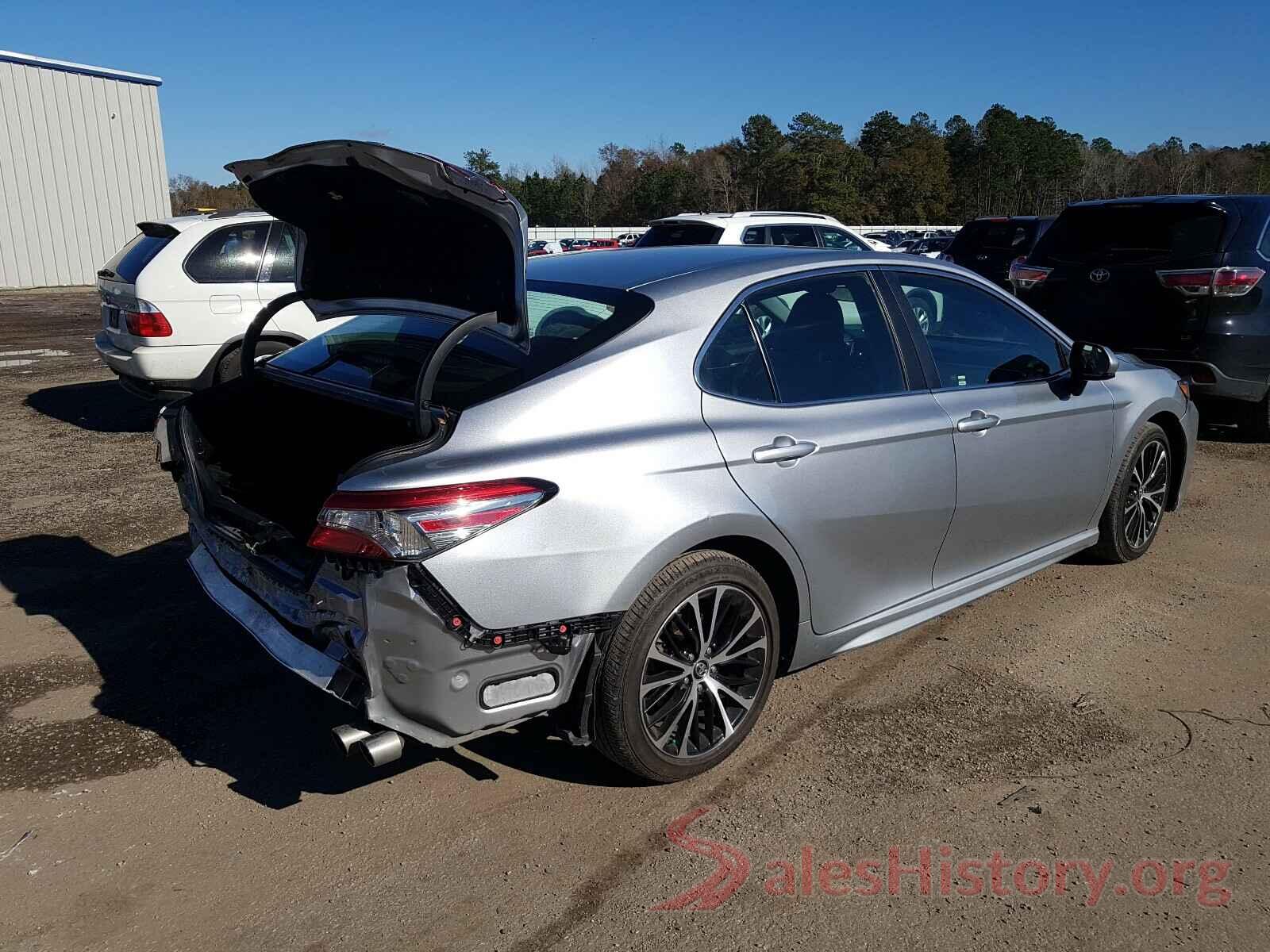 4T1B11HK1JU669739 2018 TOYOTA CAMRY