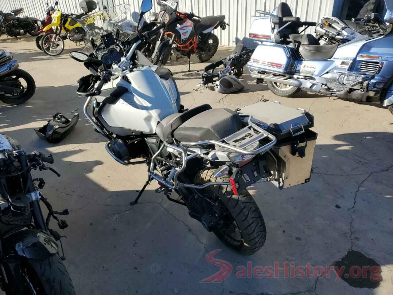 WB10A120XFZ097998 2015 BMW R