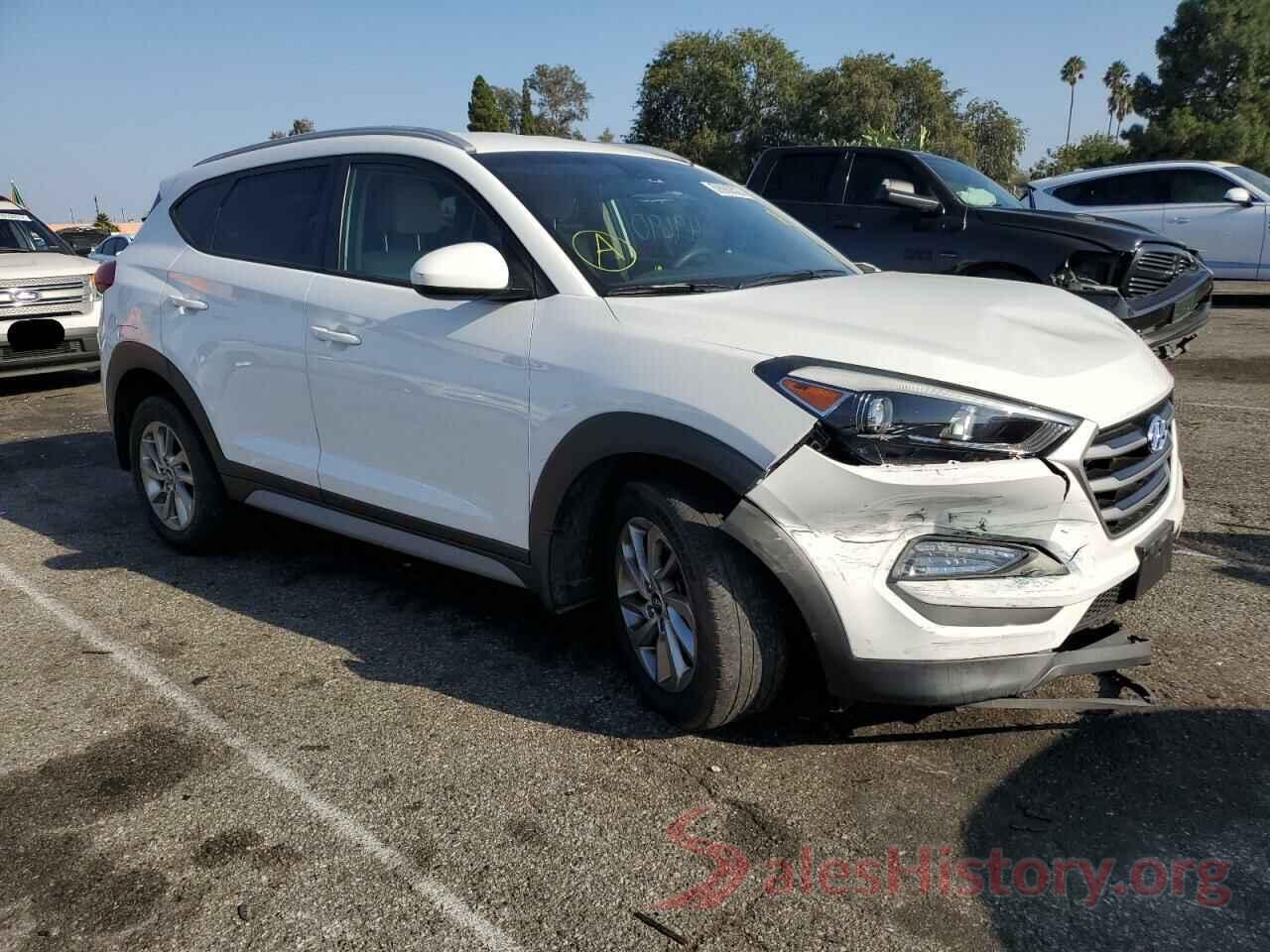 KM8J33A48HU595825 2017 HYUNDAI TUCSON