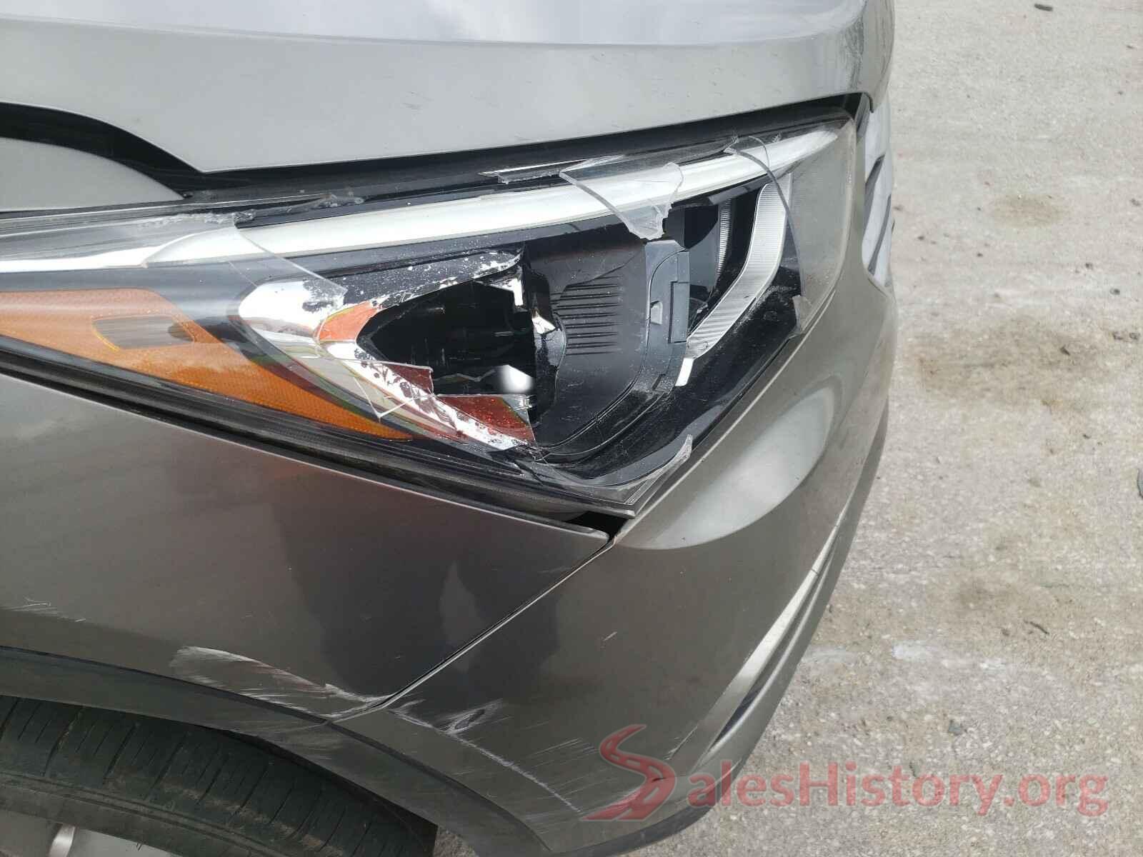 5NMZT3LB2JH064961 2018 HYUNDAI SANTA FE