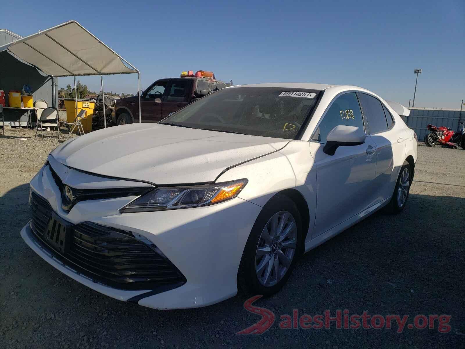 4T1B11HK4JU611379 2018 TOYOTA CAMRY