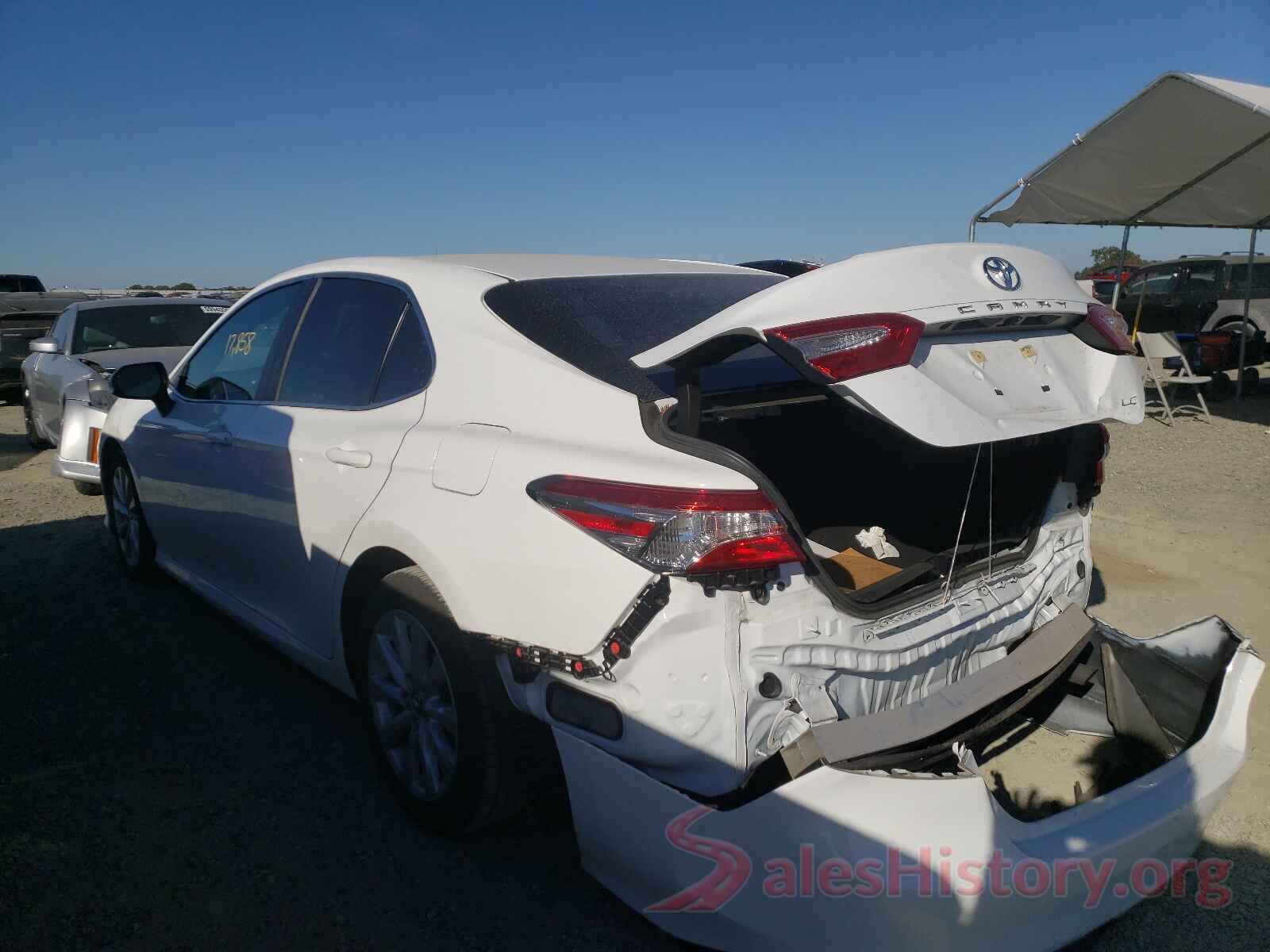 4T1B11HK4JU611379 2018 TOYOTA CAMRY