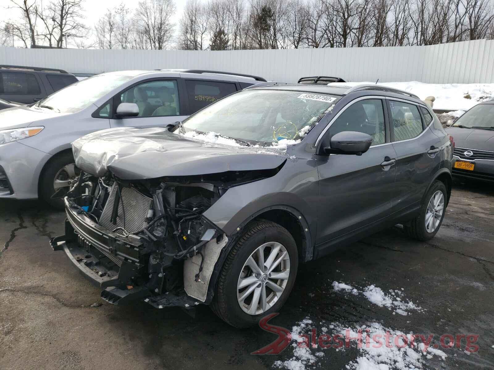 JN1BJ1CR8JW204665 2018 NISSAN ROGUE