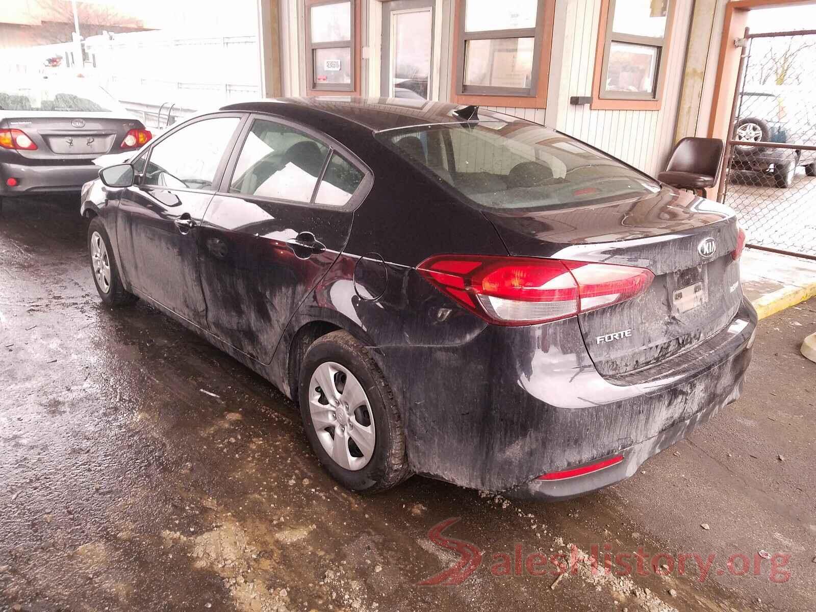 3KPFK4A77JE186748 2018 KIA FORTE