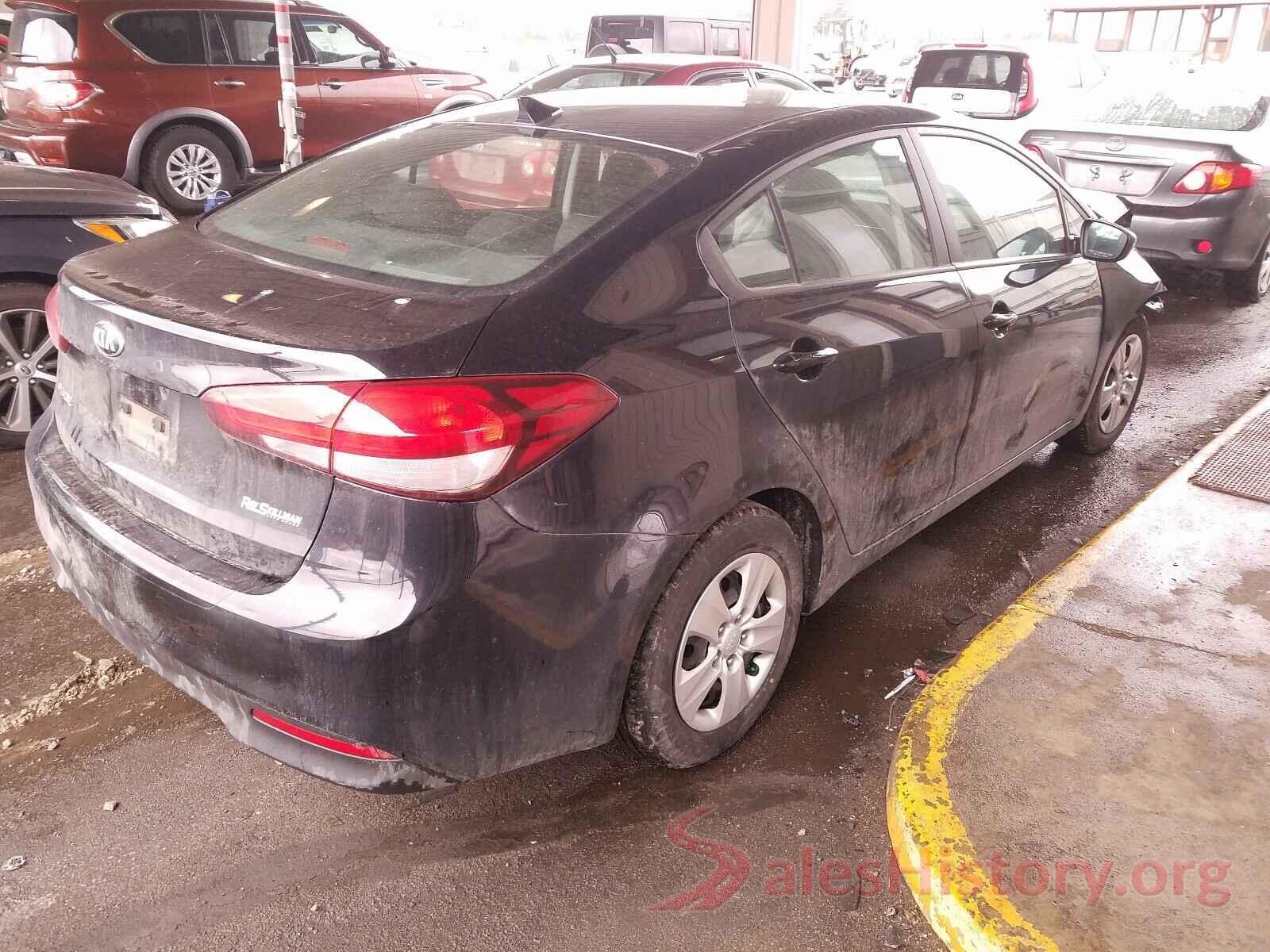 3KPFK4A77JE186748 2018 KIA FORTE