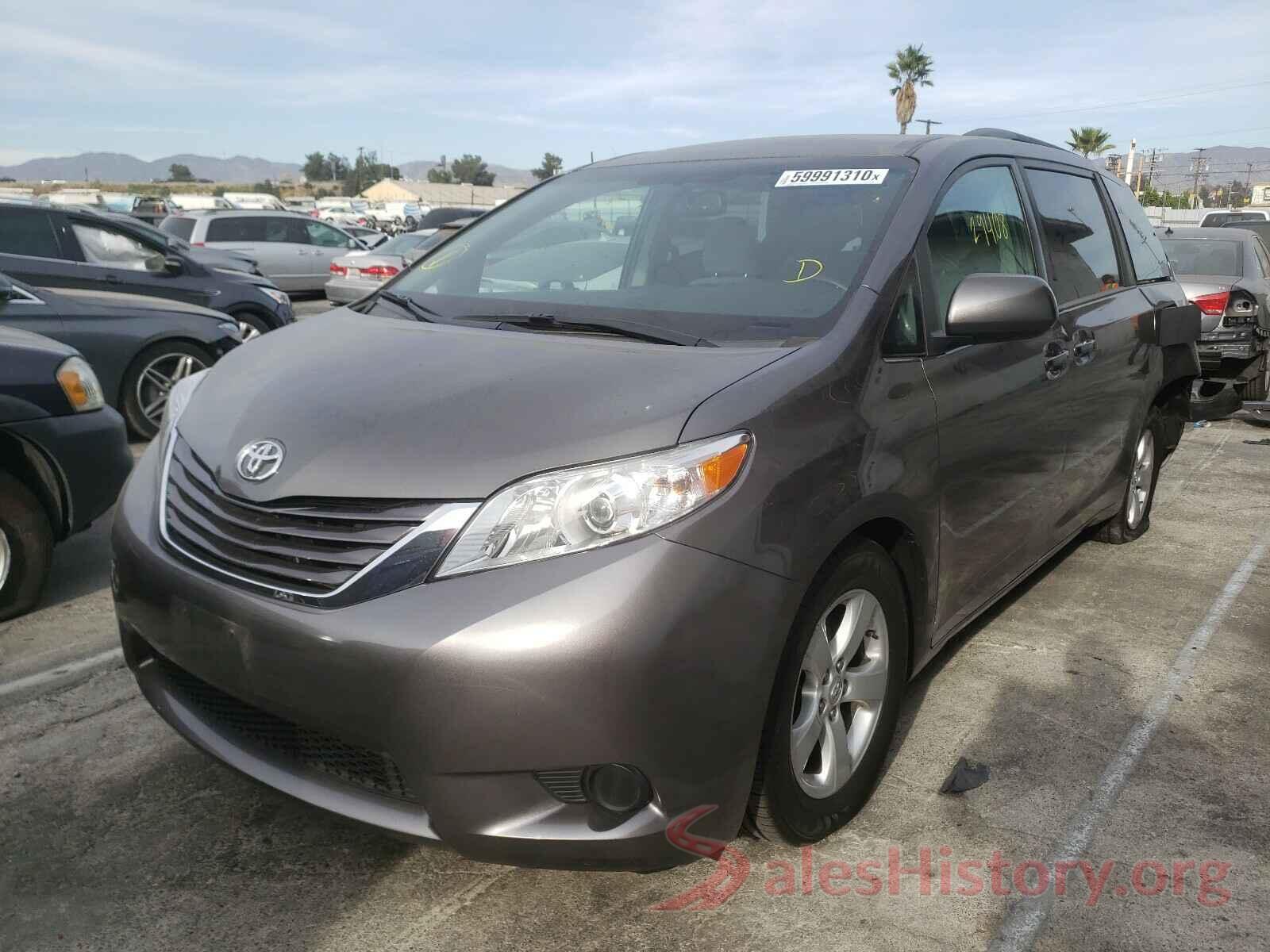 5TDKZ3DC2HS811702 2017 TOYOTA SIENNA