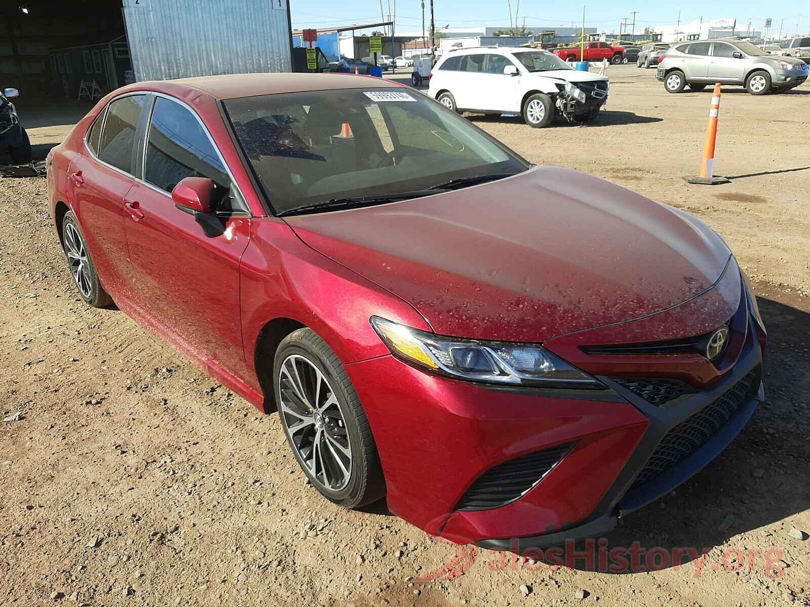 4T1B11HK6JU517004 2018 TOYOTA CAMRY