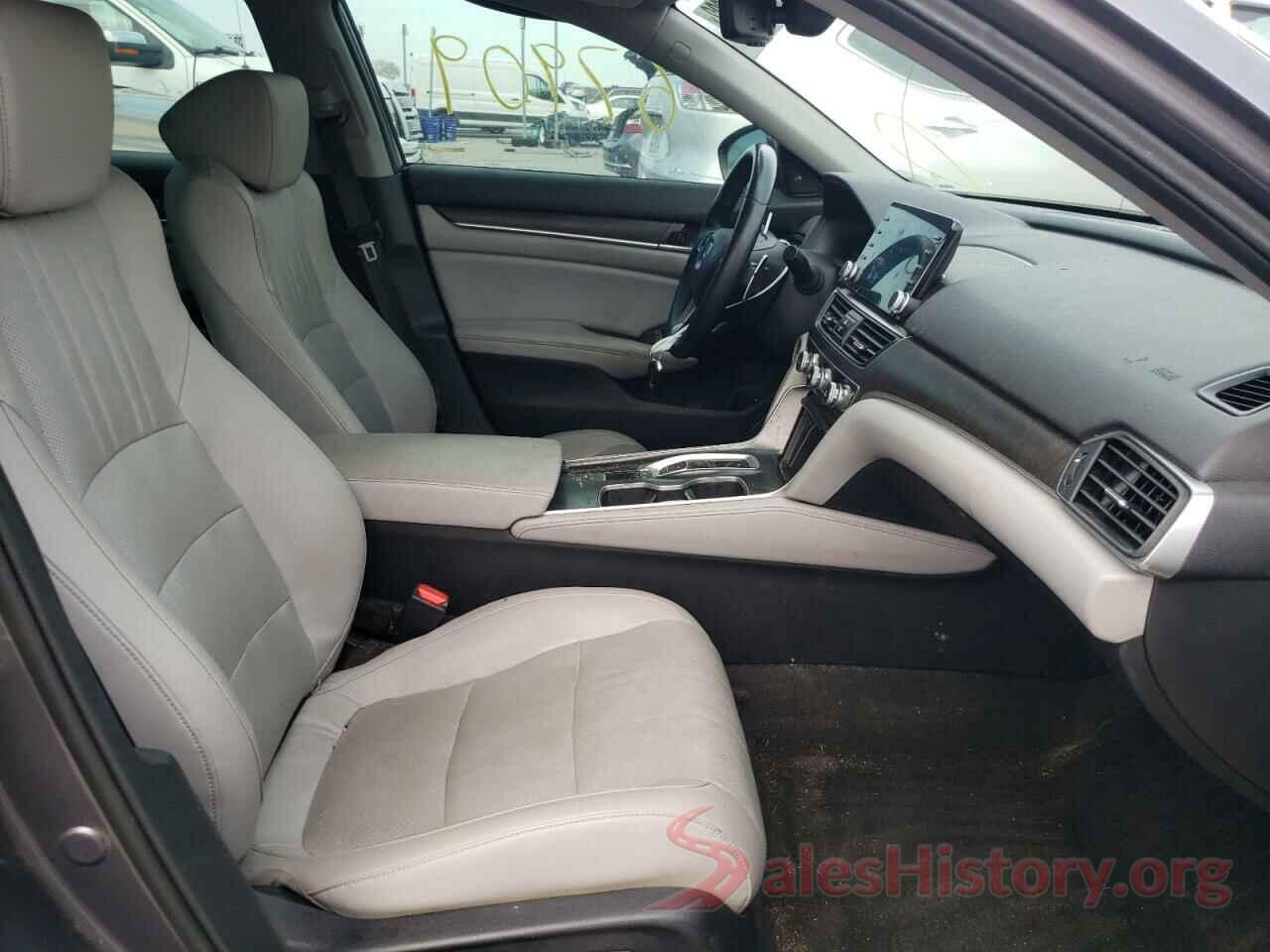 1HGCV2F66JA040117 2018 HONDA ACCORD