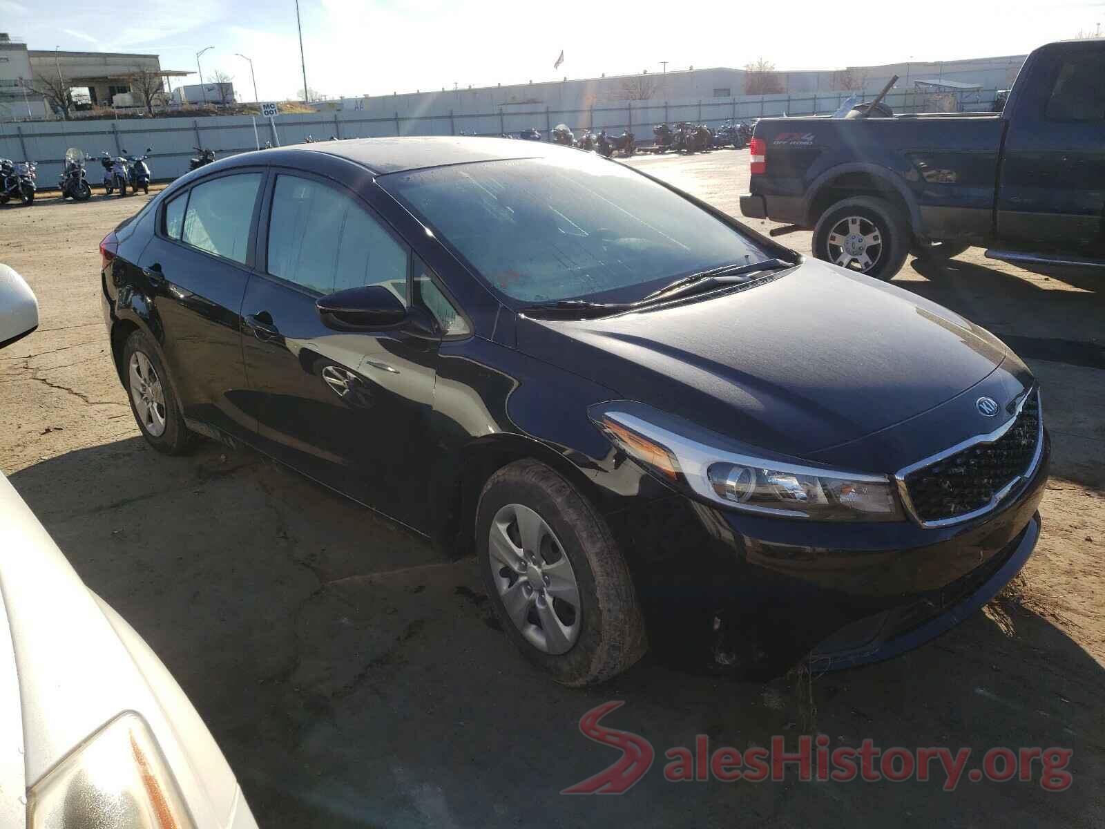 3KPFK4A75JE240130 2018 KIA FORTE