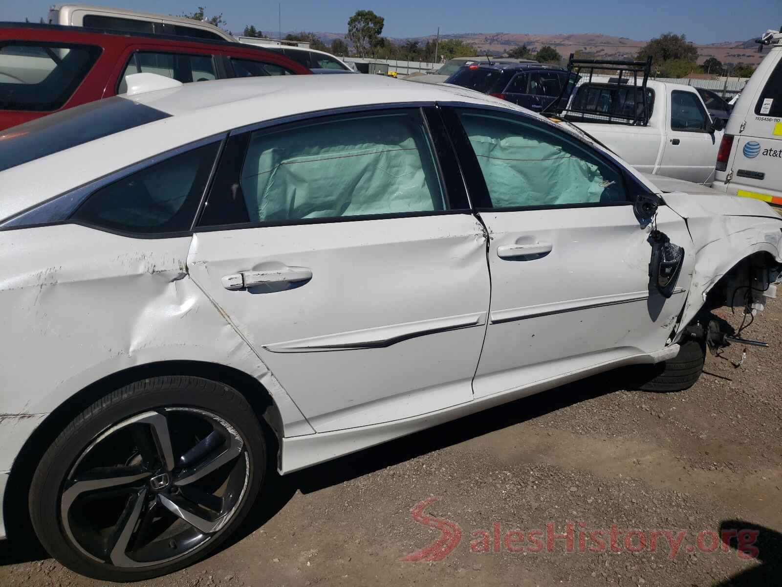 1HGCV2E39JA029894 2018 HONDA ACCORD