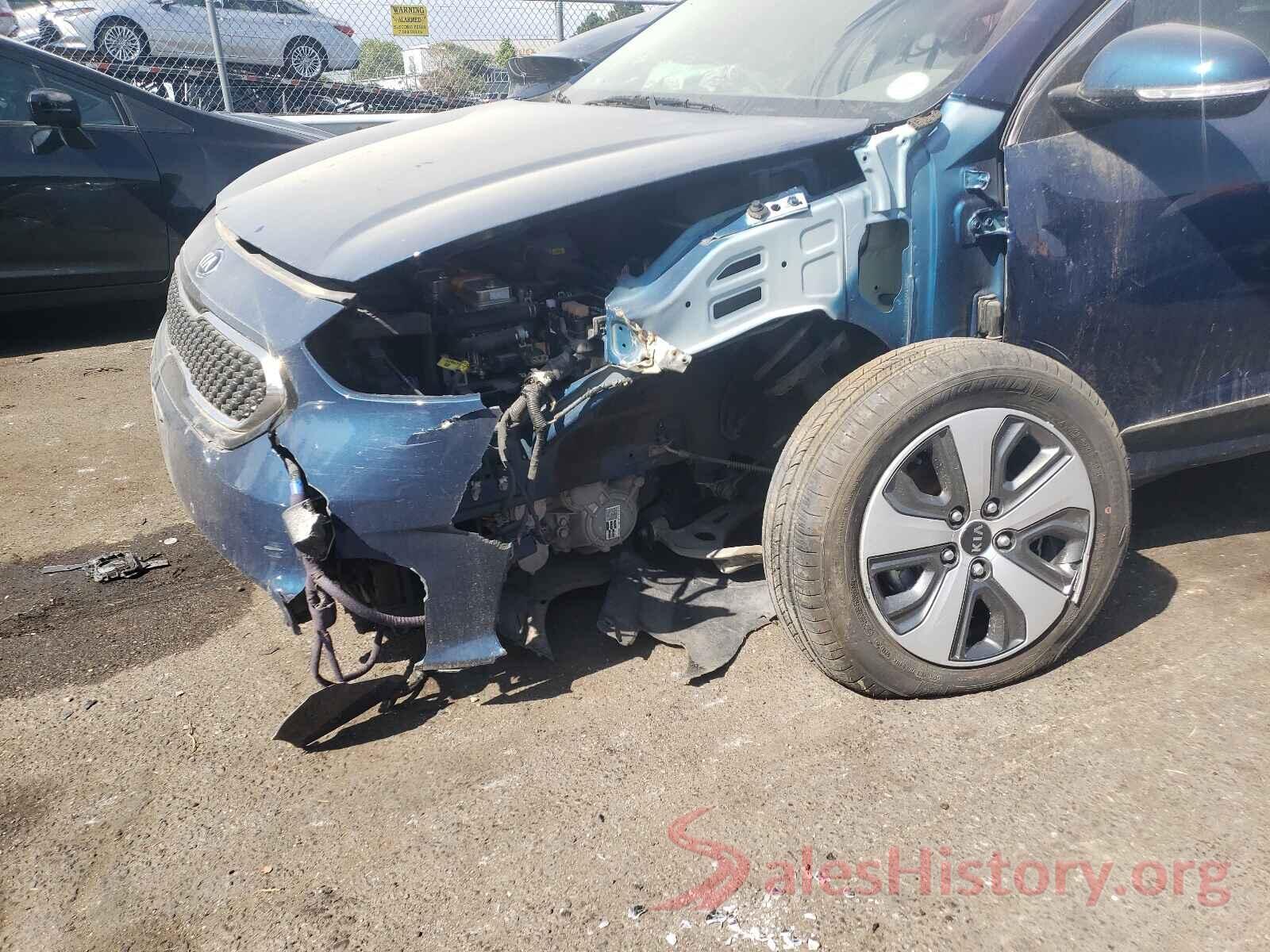 KNDCE3LC2K5329942 2019 KIA NIRO