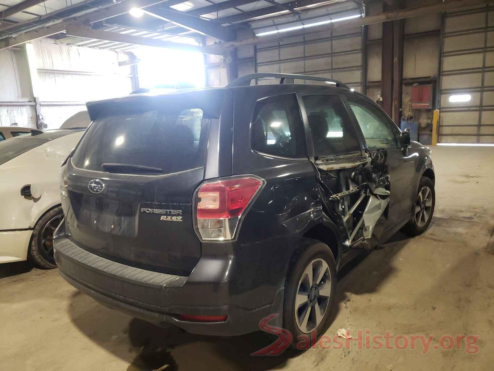 JF2SJADC8HH415579 2017 SUBARU FORESTER