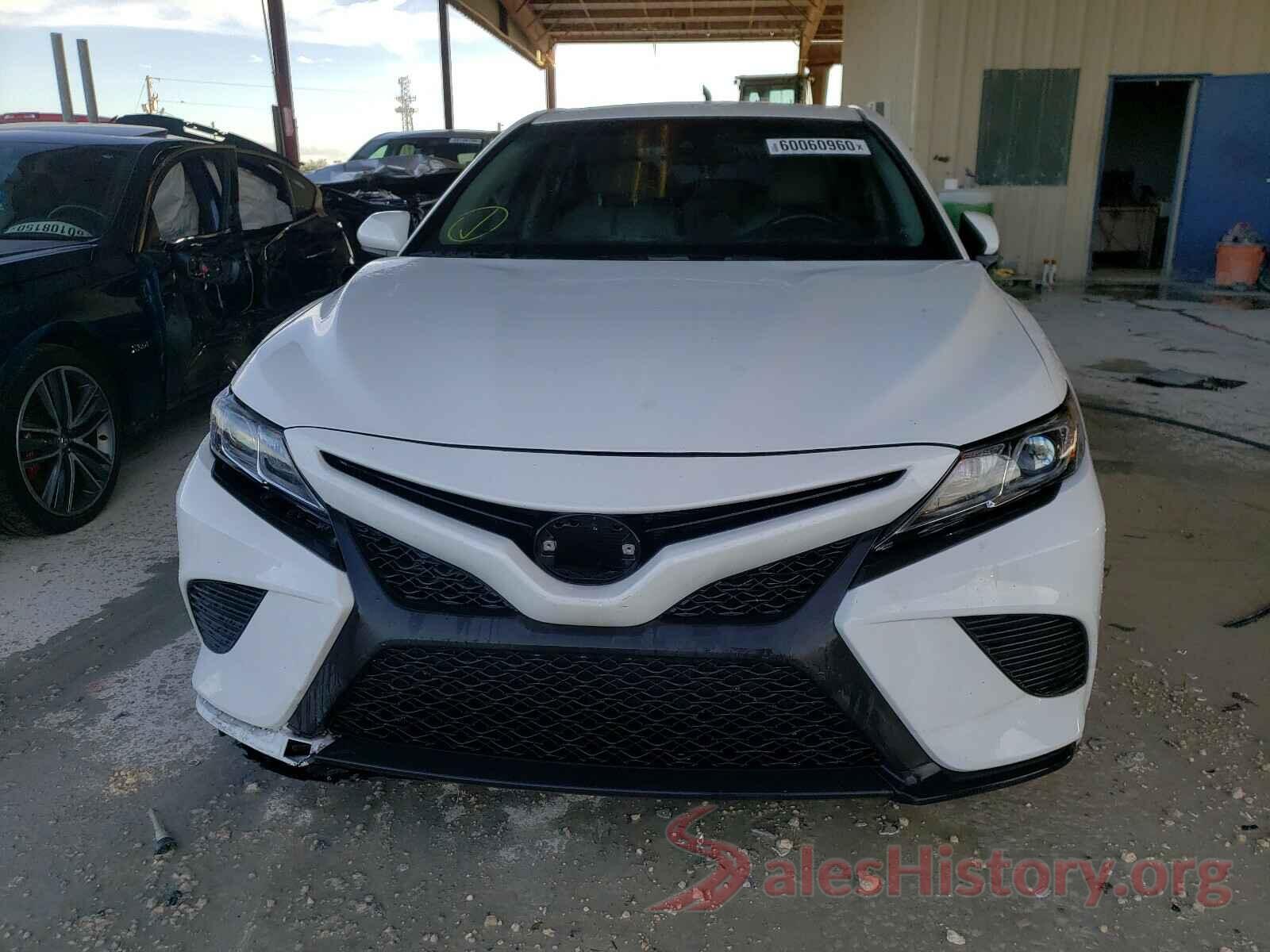 4T1B11HKXJU588819 2018 TOYOTA CAMRY