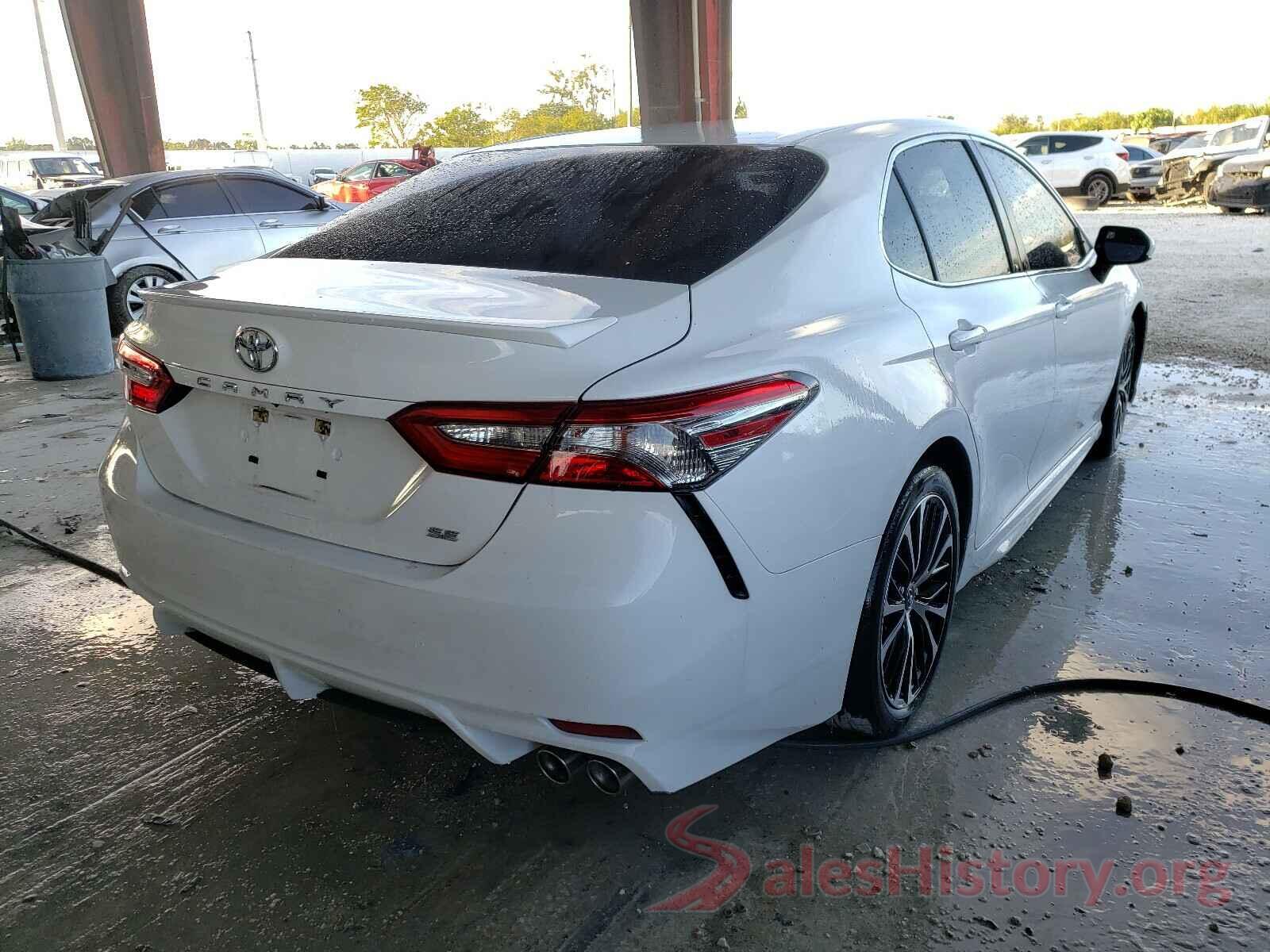 4T1B11HKXJU588819 2018 TOYOTA CAMRY