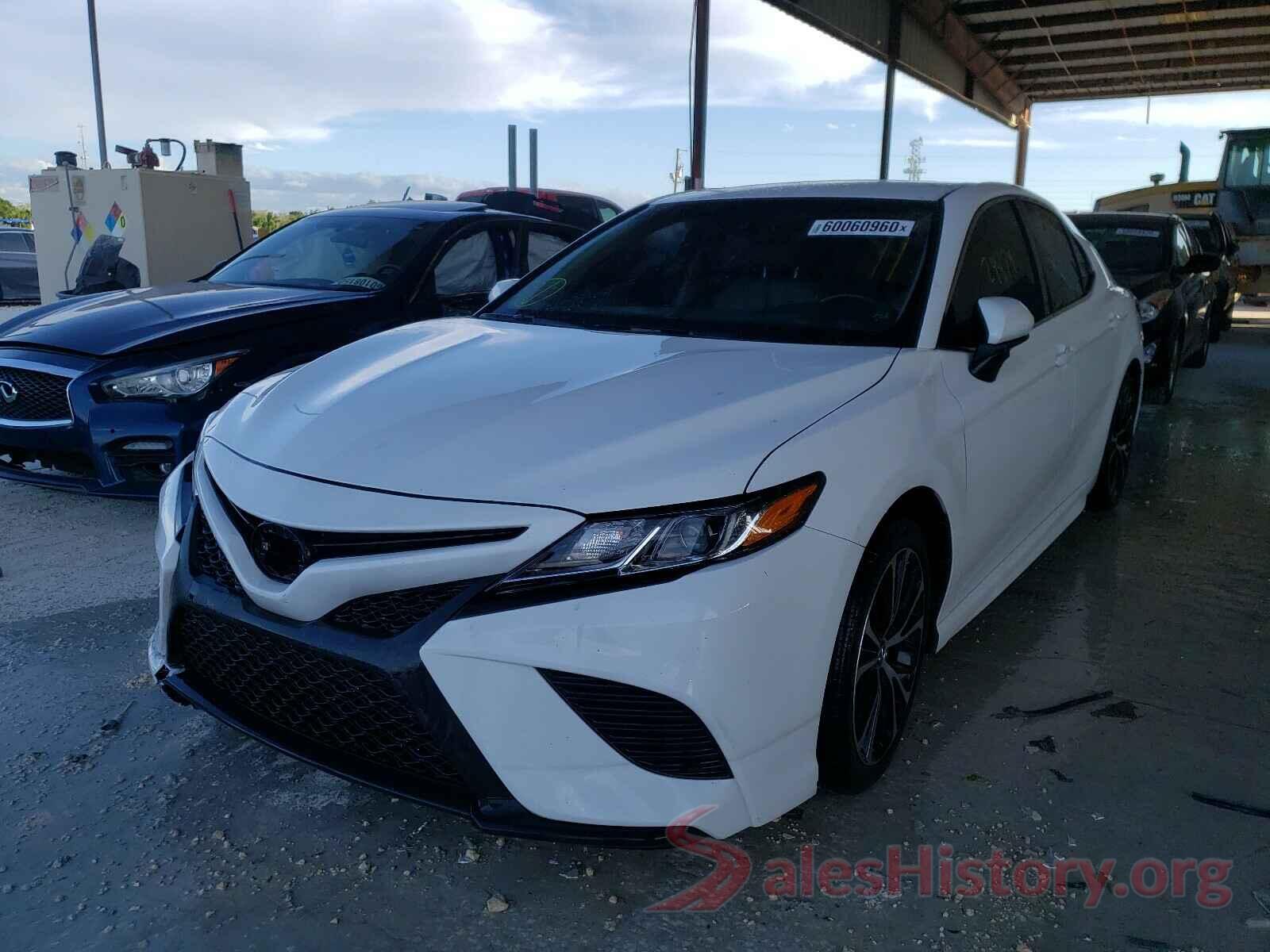 4T1B11HKXJU588819 2018 TOYOTA CAMRY