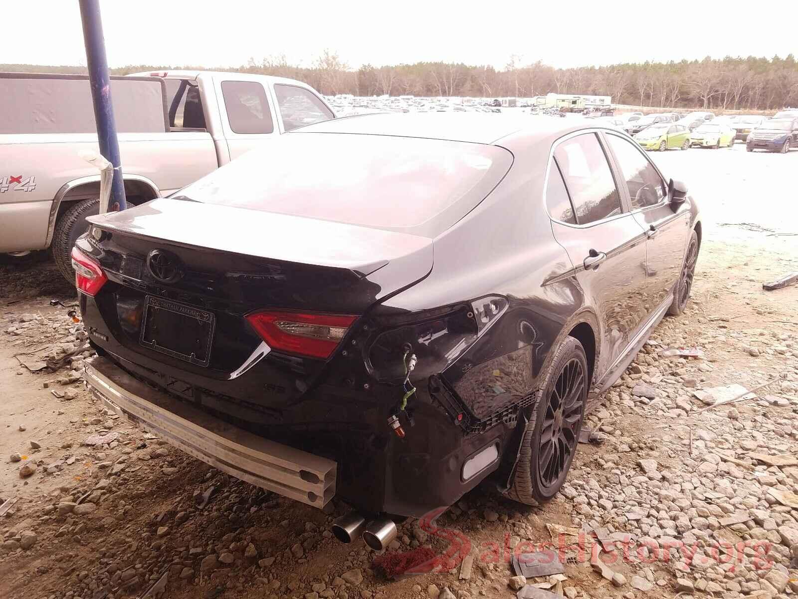 4T1B11HK8JU665705 2018 TOYOTA CAMRY