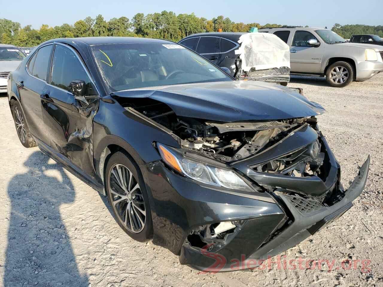 4T1B11HK5JU052148 2018 TOYOTA CAMRY