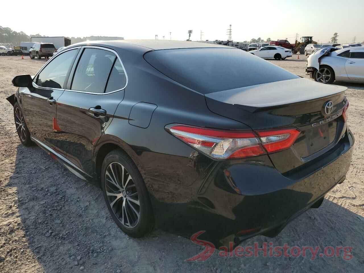 4T1B11HK5JU052148 2018 TOYOTA CAMRY