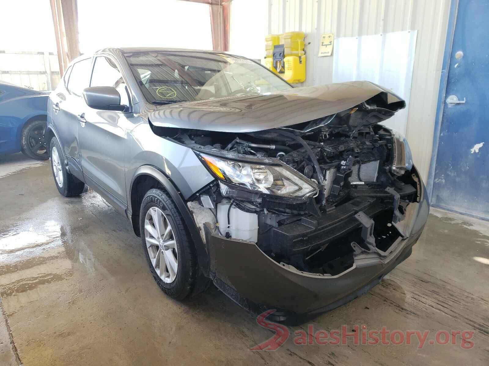 JN1BJ1CP8JW160634 2018 NISSAN ROGUE