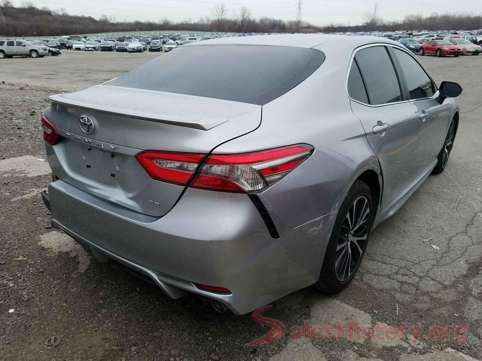 4T1B11HKXJU617770 2018 TOYOTA CAMRY