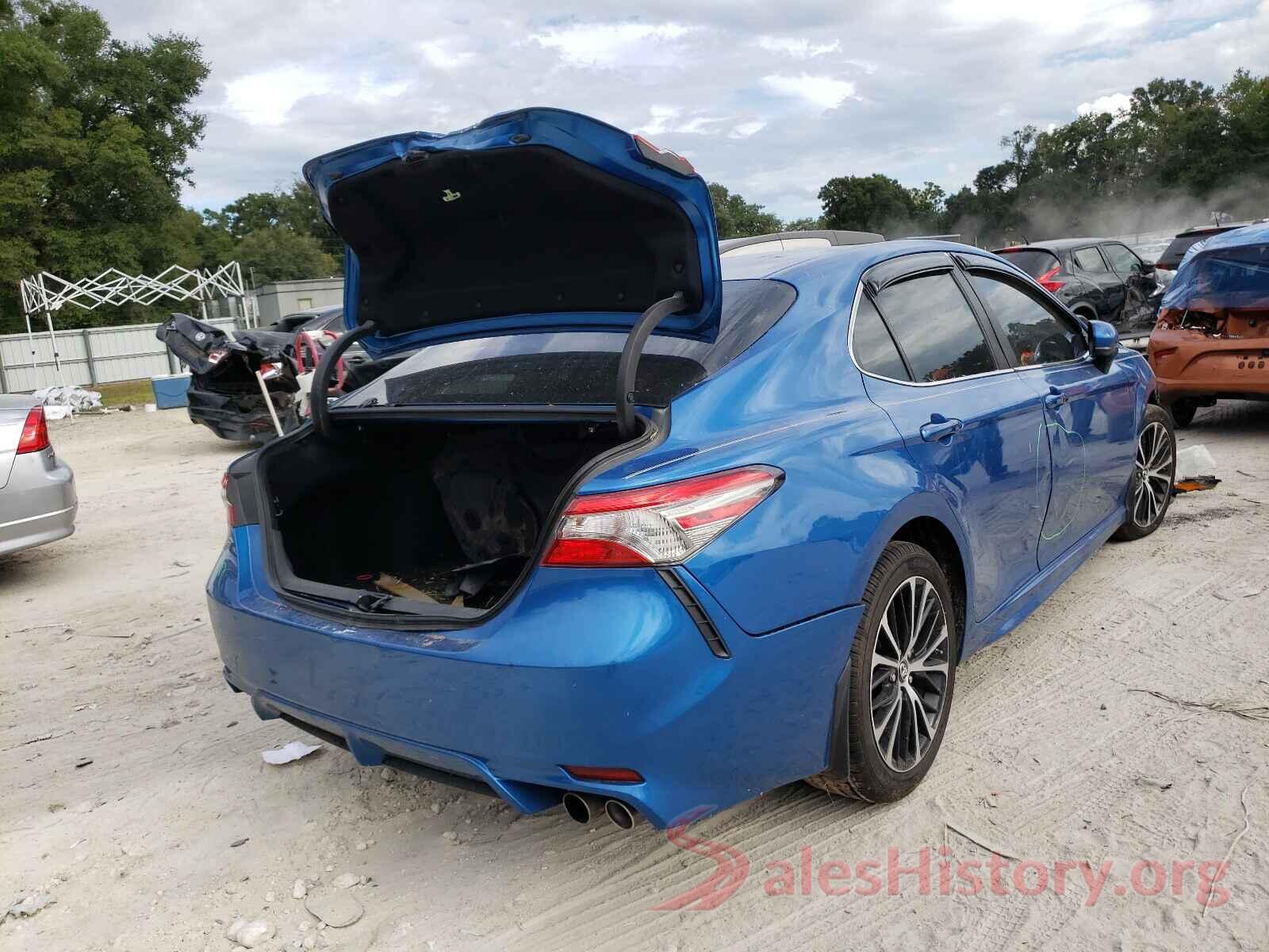 4T1B11HK7JU039689 2018 TOYOTA CAMRY