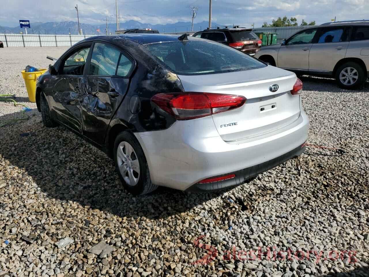 3KPFK4A73HE083689 2017 KIA FORTE