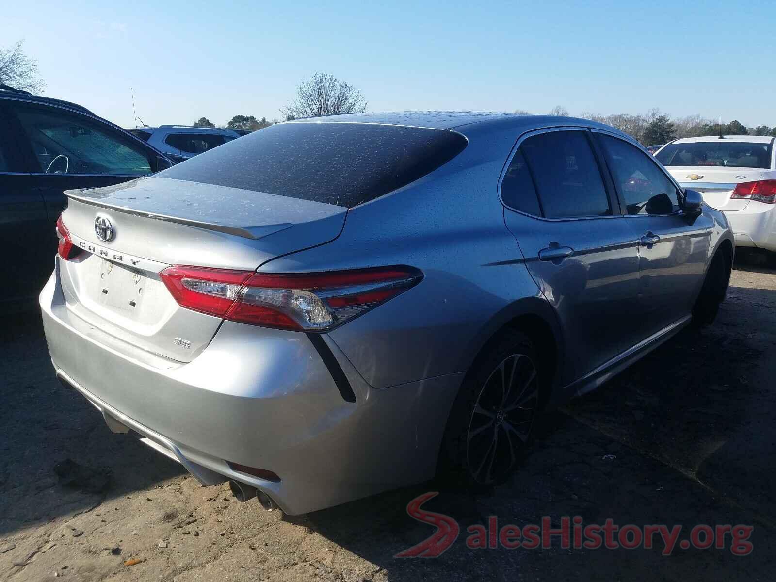 4T1B11HK8JU655711 2018 TOYOTA CAMRY