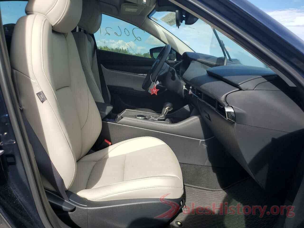 JM1BPAAL8K1127630 2019 MAZDA 3