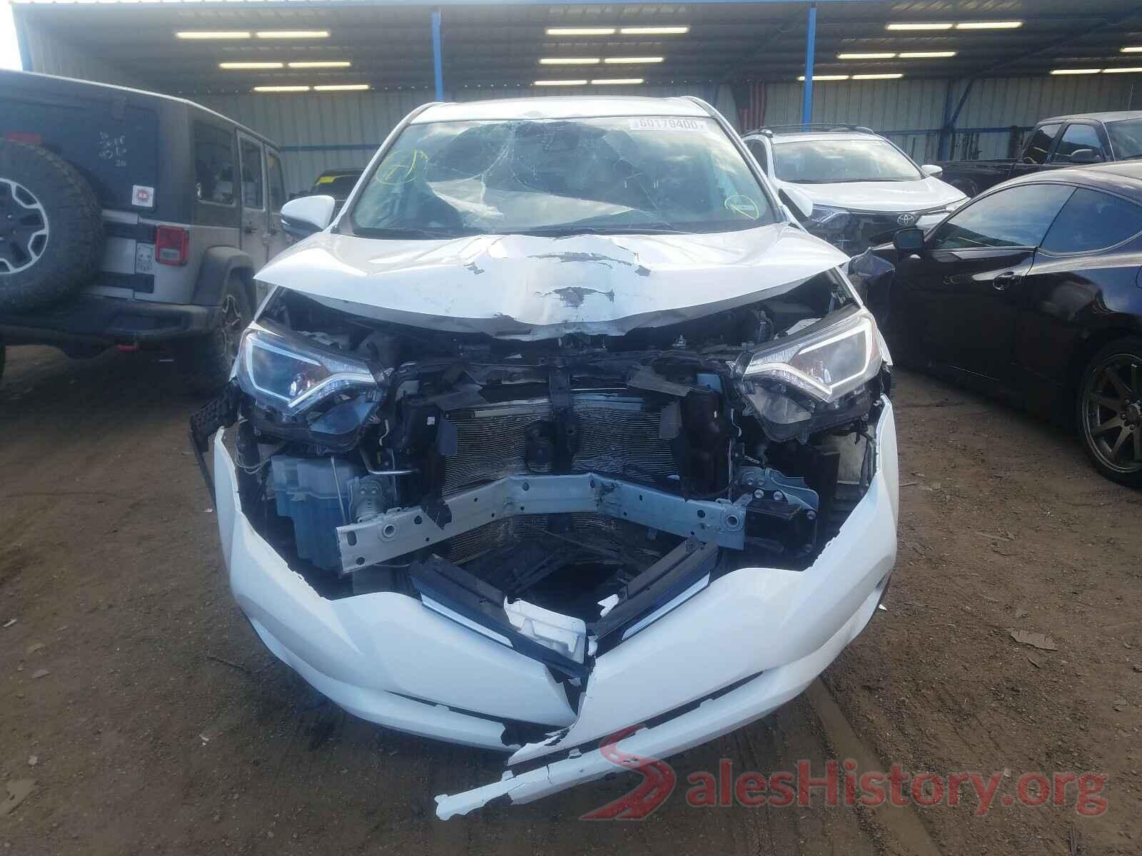 2T3RFREV9JW811114 2018 TOYOTA RAV4