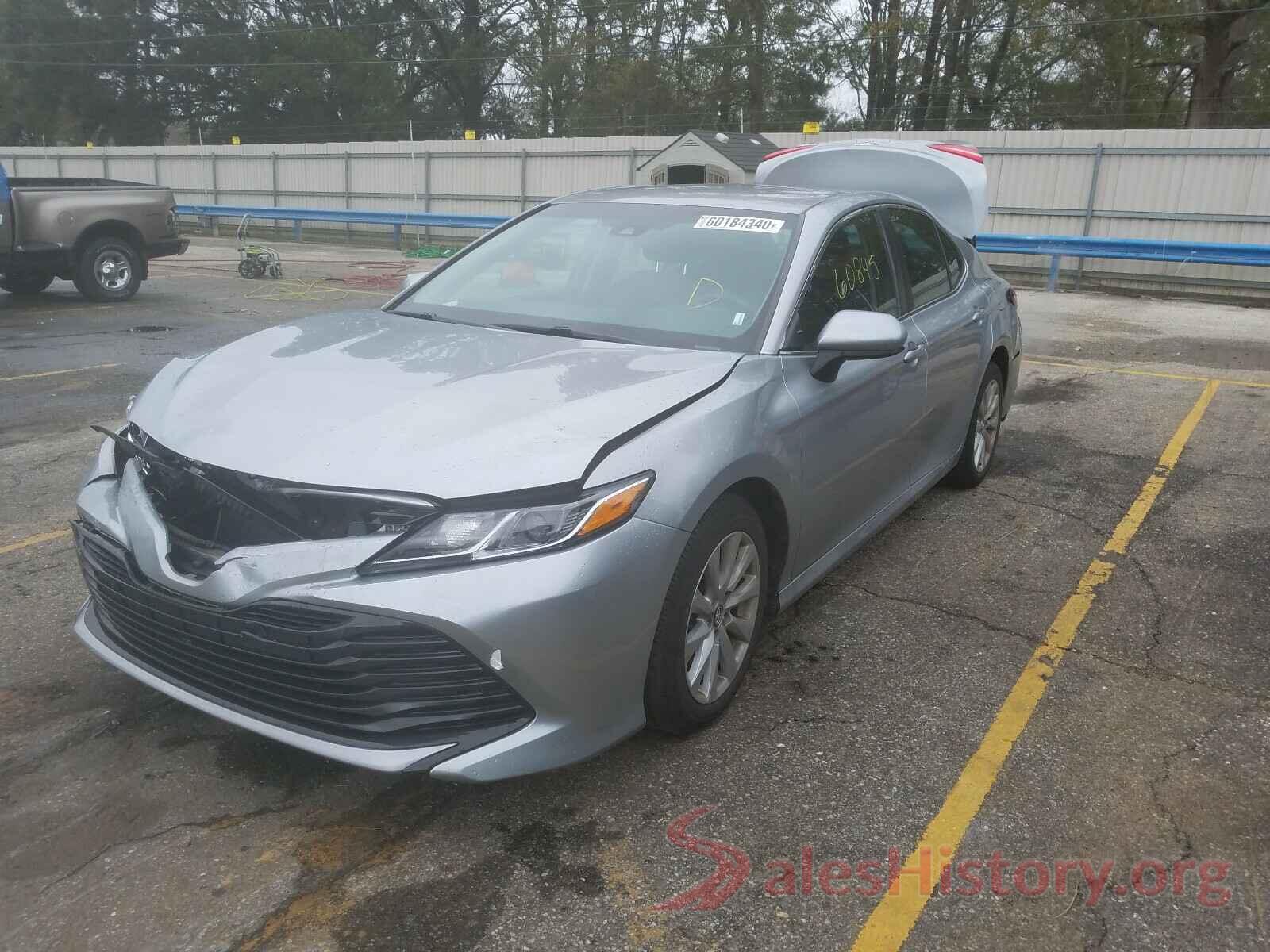 4T1B11HK3JU579945 2018 TOYOTA CAMRY