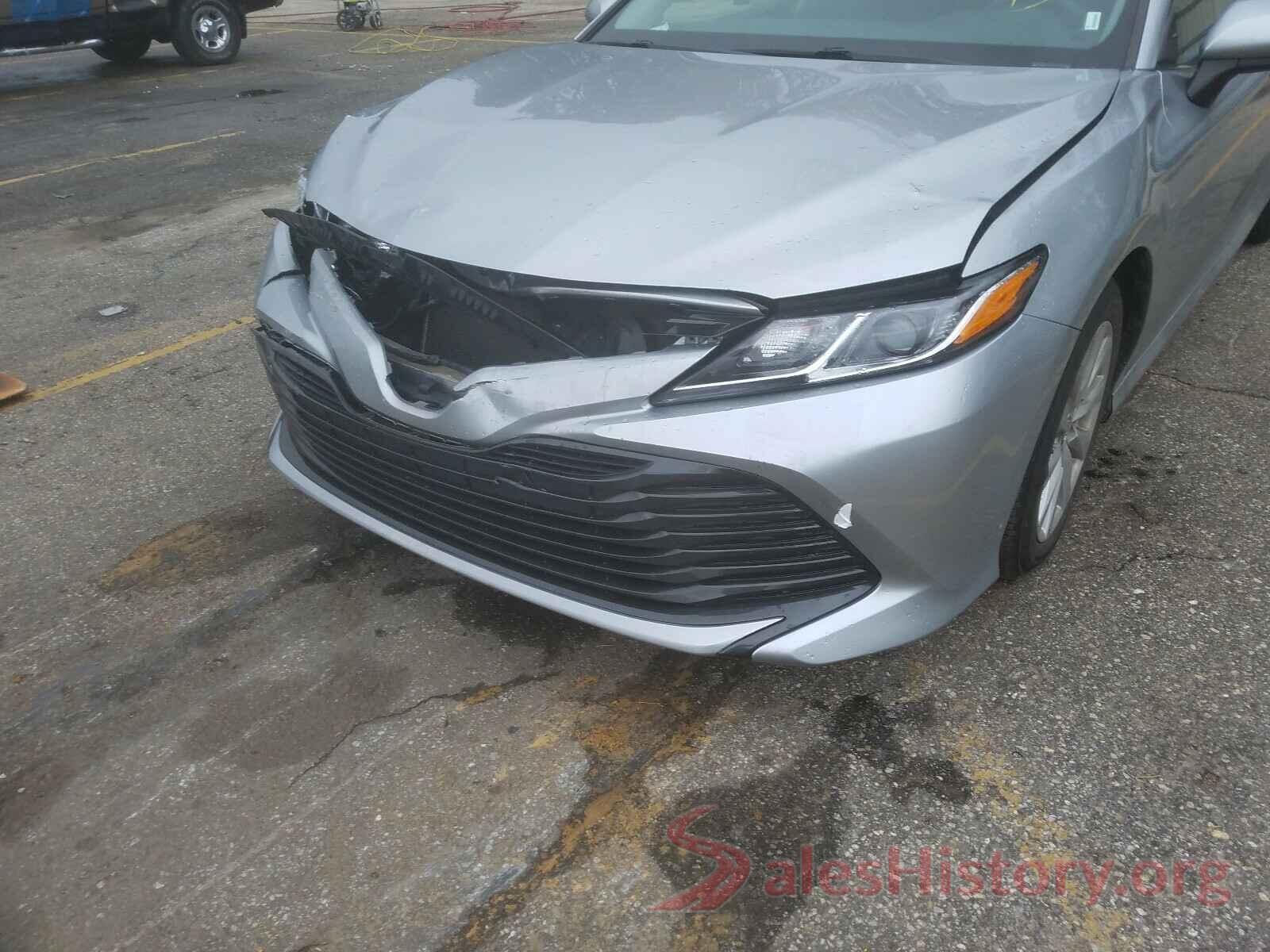 4T1B11HK3JU579945 2018 TOYOTA CAMRY