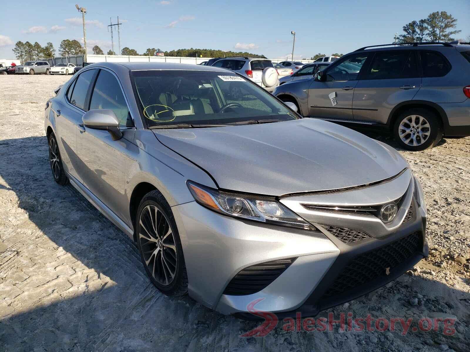 4T1B11HK6JU662852 2018 TOYOTA CAMRY