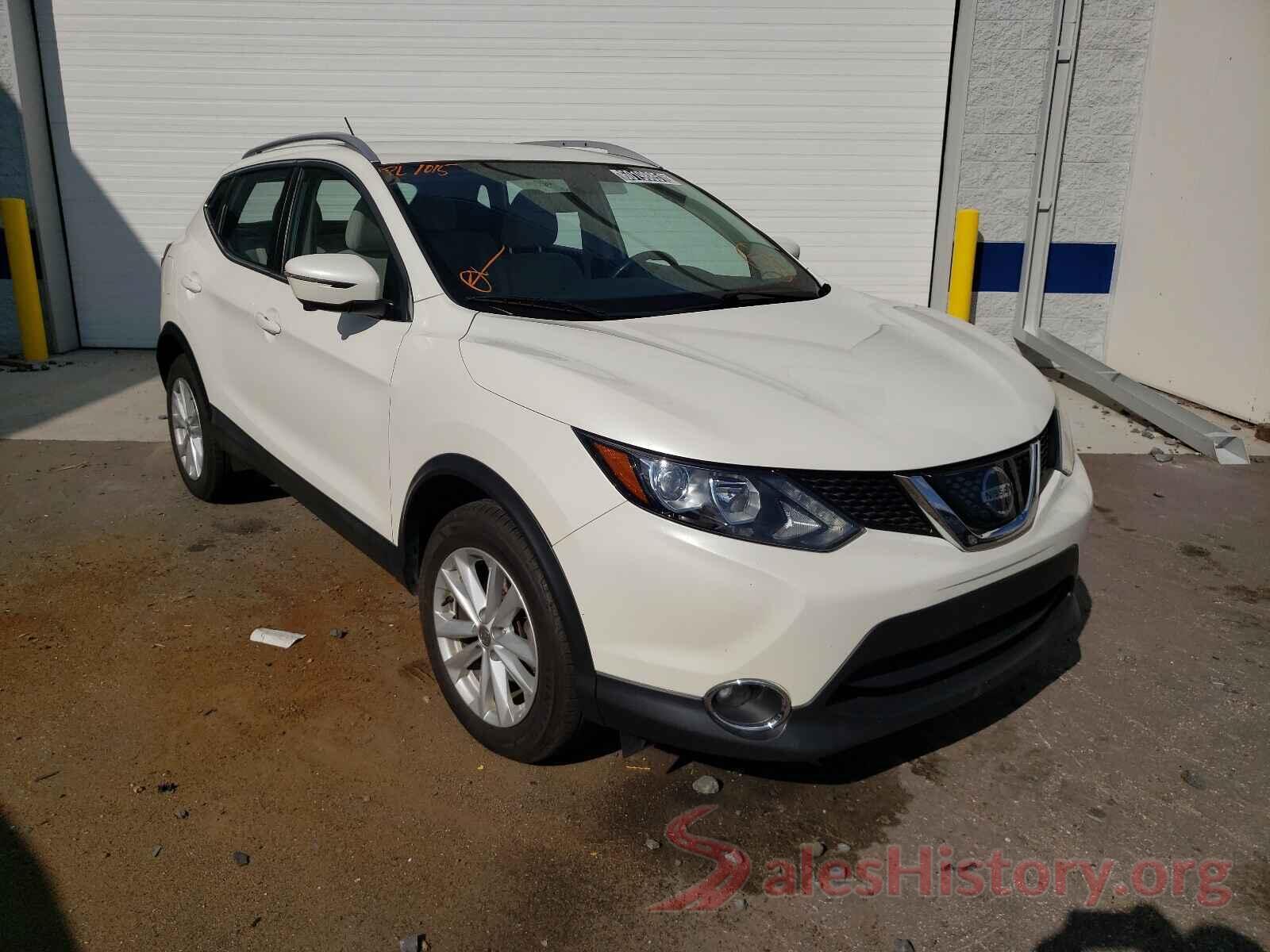 JN1BJ1CR4JW266516 2018 NISSAN ROGUE