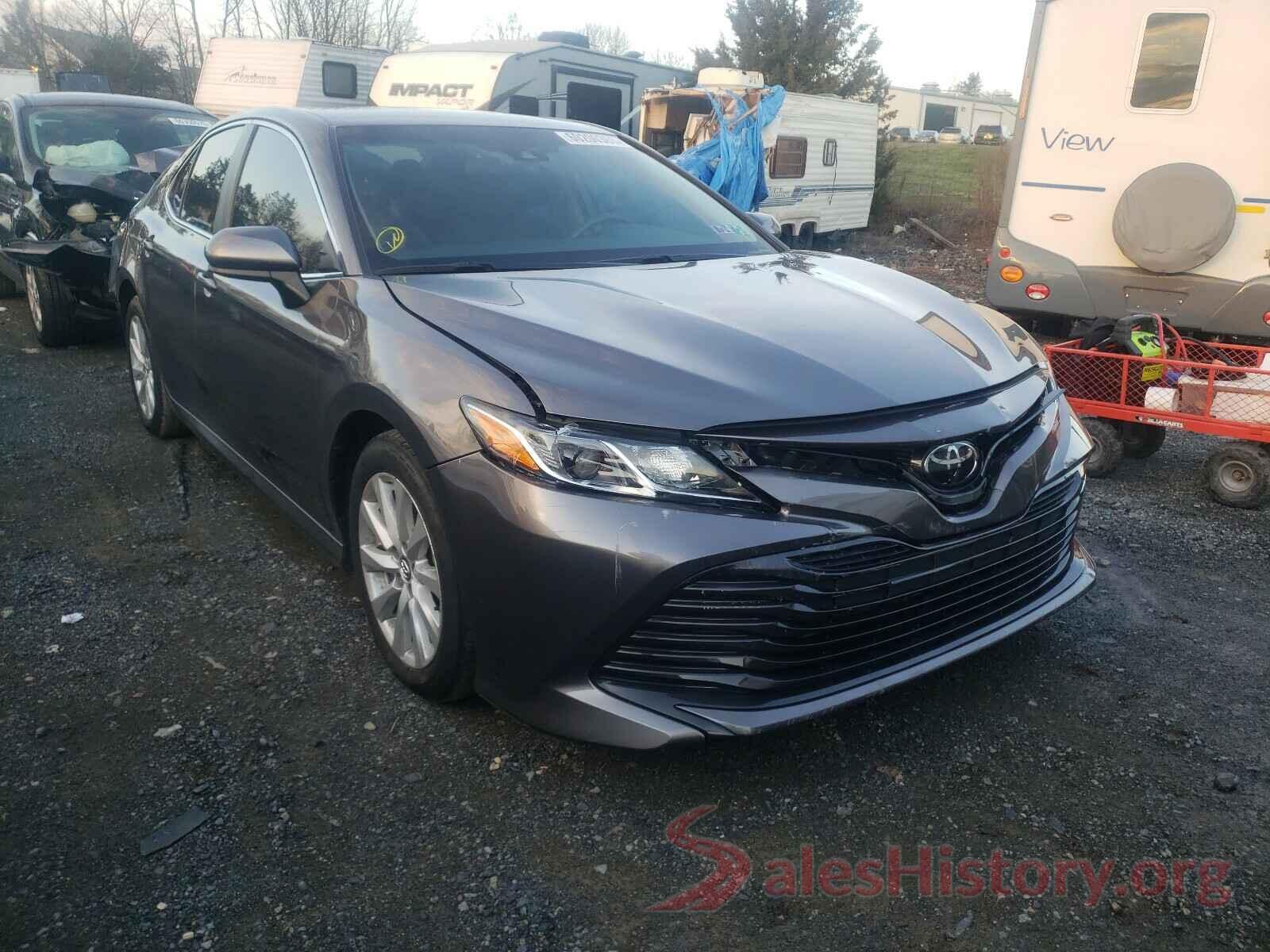 4T1B11HK4JU060645 2018 TOYOTA CAMRY