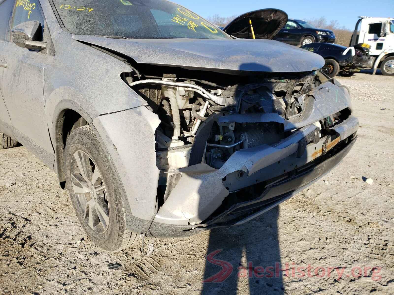 2T3RFREVXHW636673 2017 TOYOTA RAV4