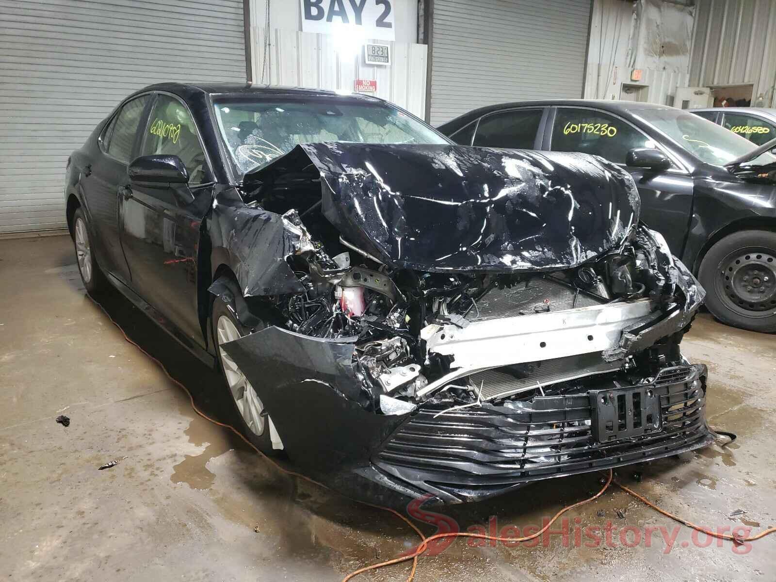 JTNB11HK9J3048075 2018 TOYOTA CAMRY