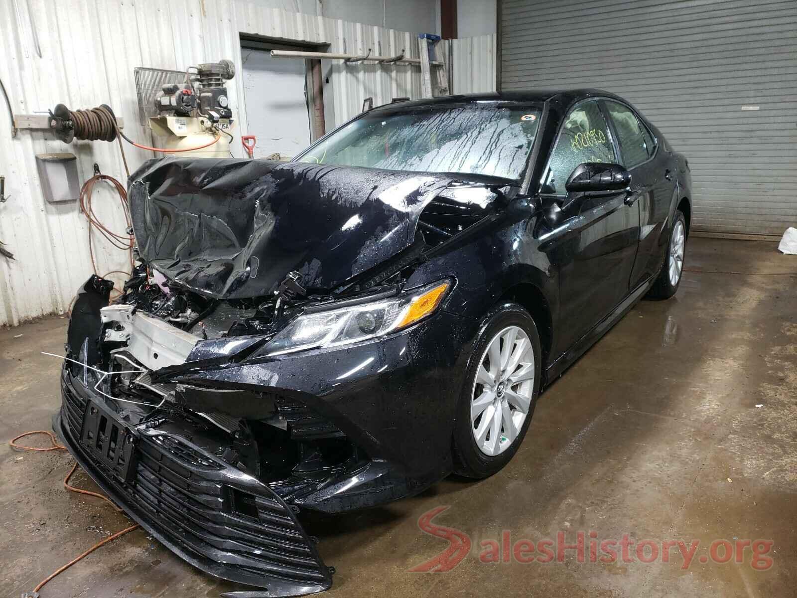 JTNB11HK9J3048075 2018 TOYOTA CAMRY