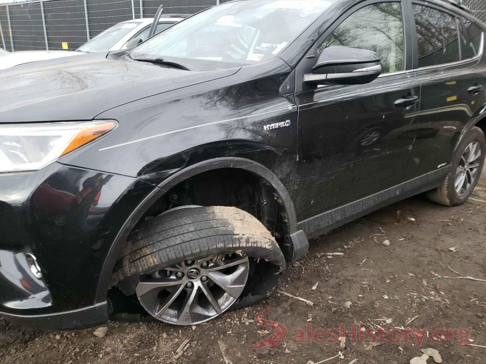 JTMRJREV1JD193749 2018 TOYOTA RAV4