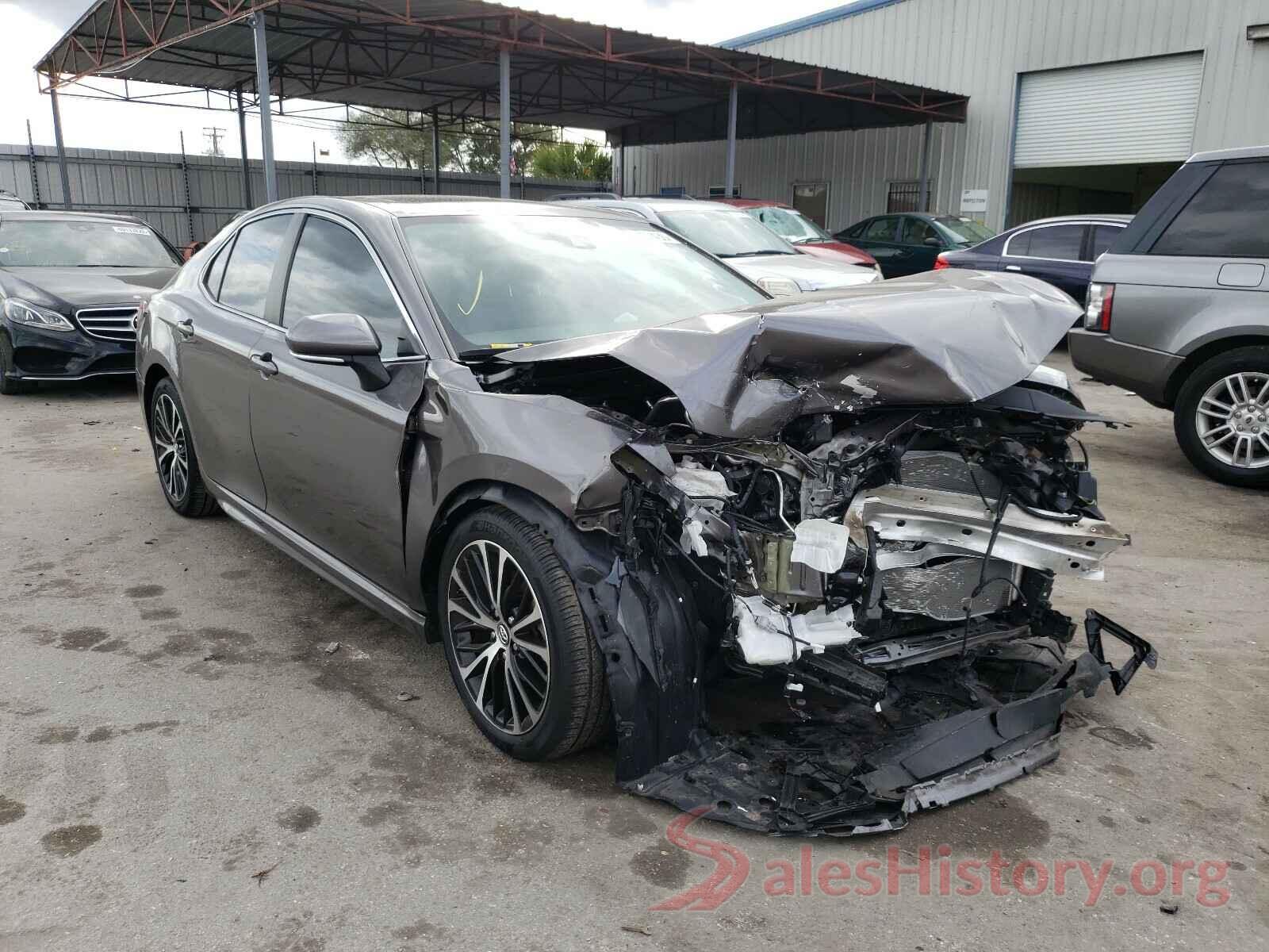 4T1B11HK6KU681306 2019 TOYOTA CAMRY