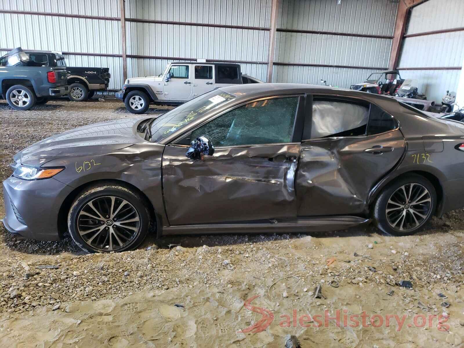 4T1B11HK1JU605846 2018 TOYOTA CAMRY