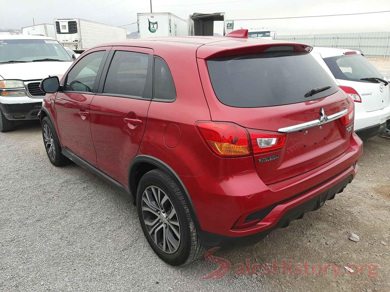 JA4AP3AUXJU021056 2018 MITSUBISHI OUTLANDER