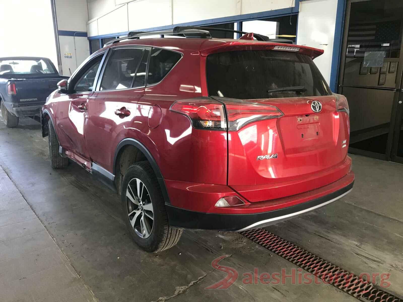 JTMRFREV4HJ111929 2017 TOYOTA RAV4