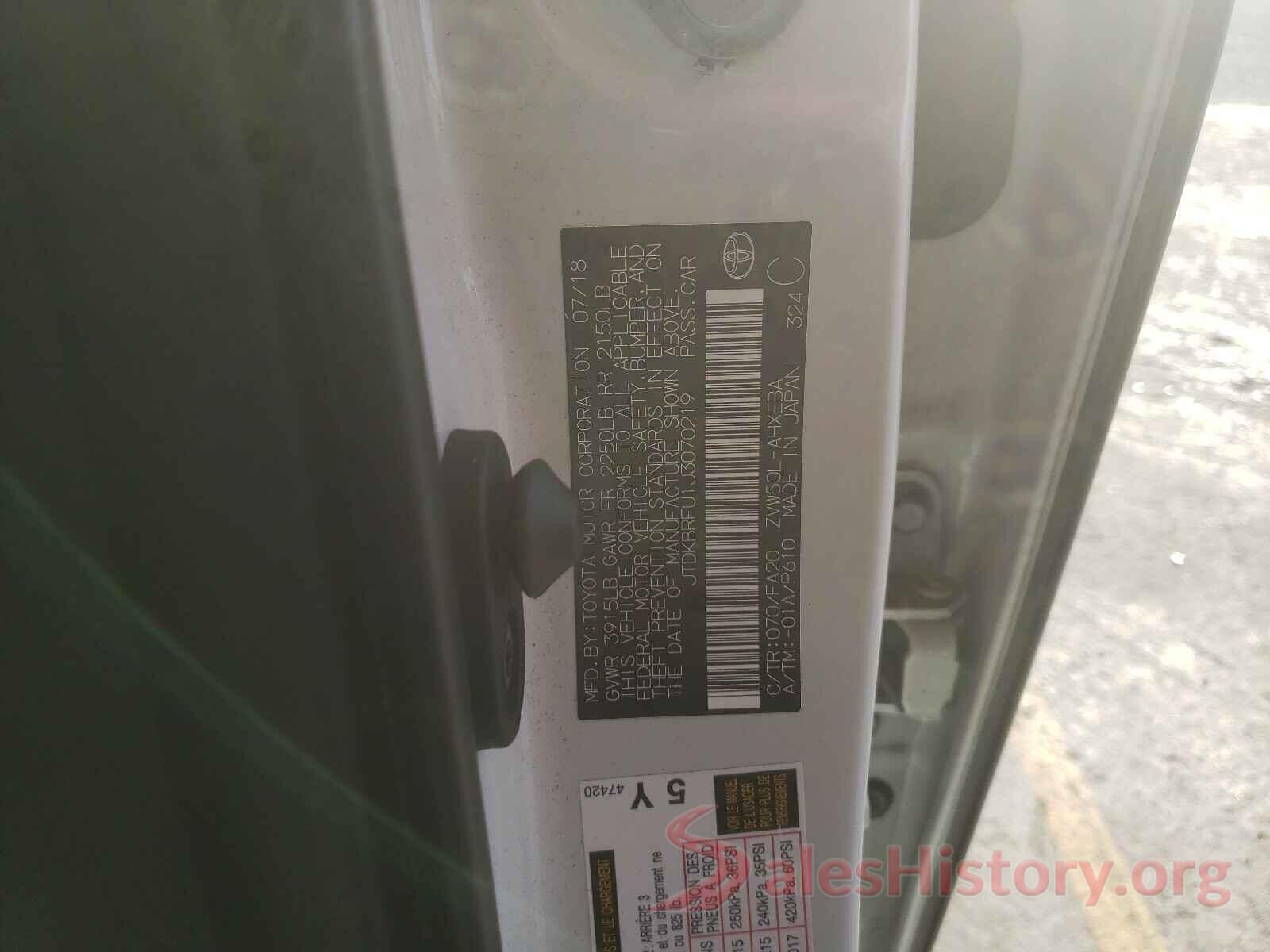 JTDKBRFU1J3070219 2018 TOYOTA PRIUS