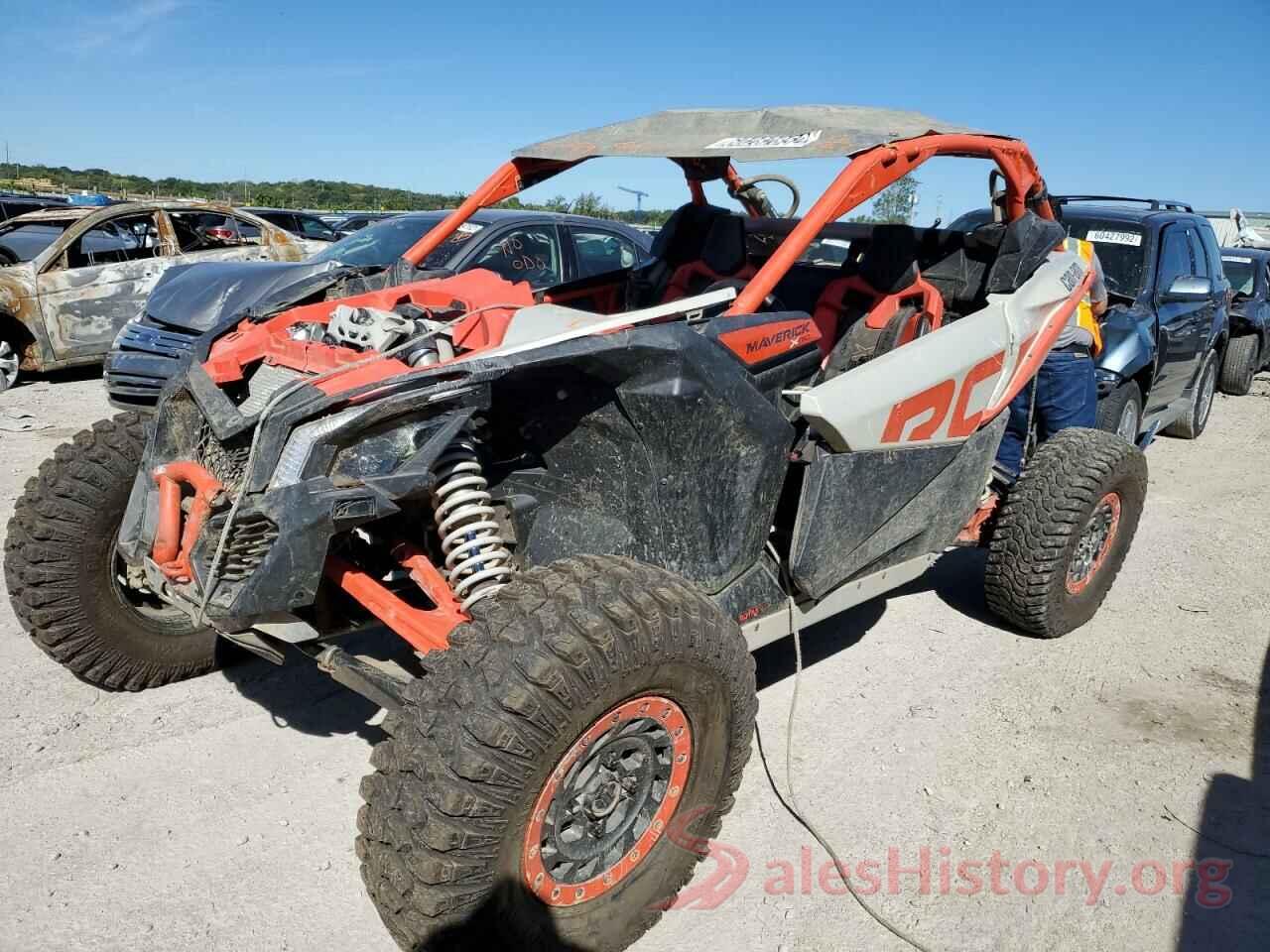 3JBVVAV40MK000199 2021 CAN-AM SIDEBYSIDE