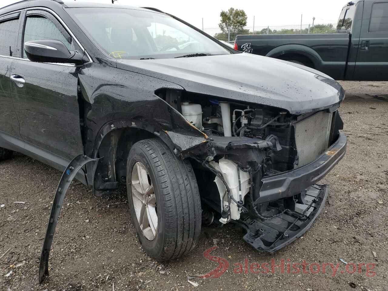 5NMZUDLB7JH105233 2018 HYUNDAI SANTA FE