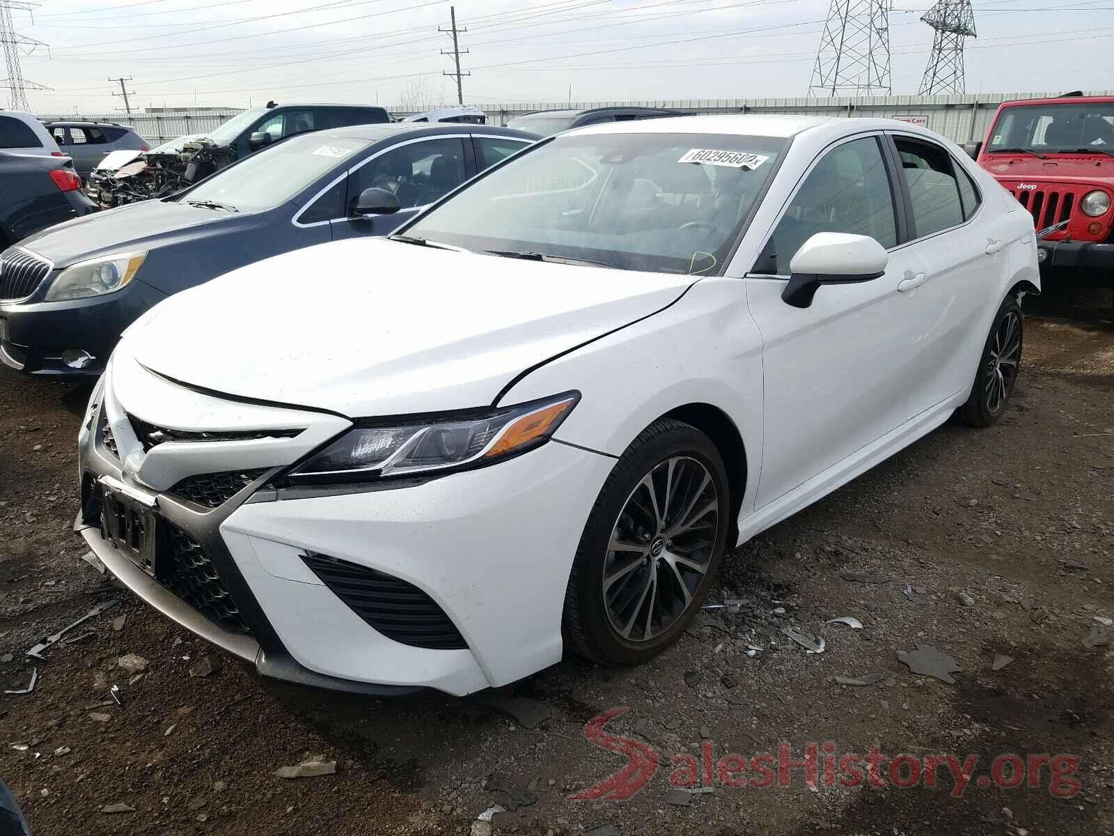 JTNB11HK8J3009588 2018 TOYOTA CAMRY