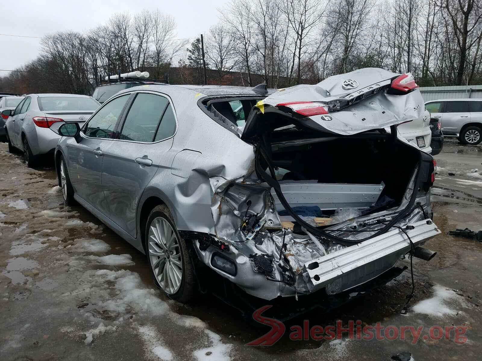 4T1B11HK2JU042189 2018 TOYOTA CAMRY