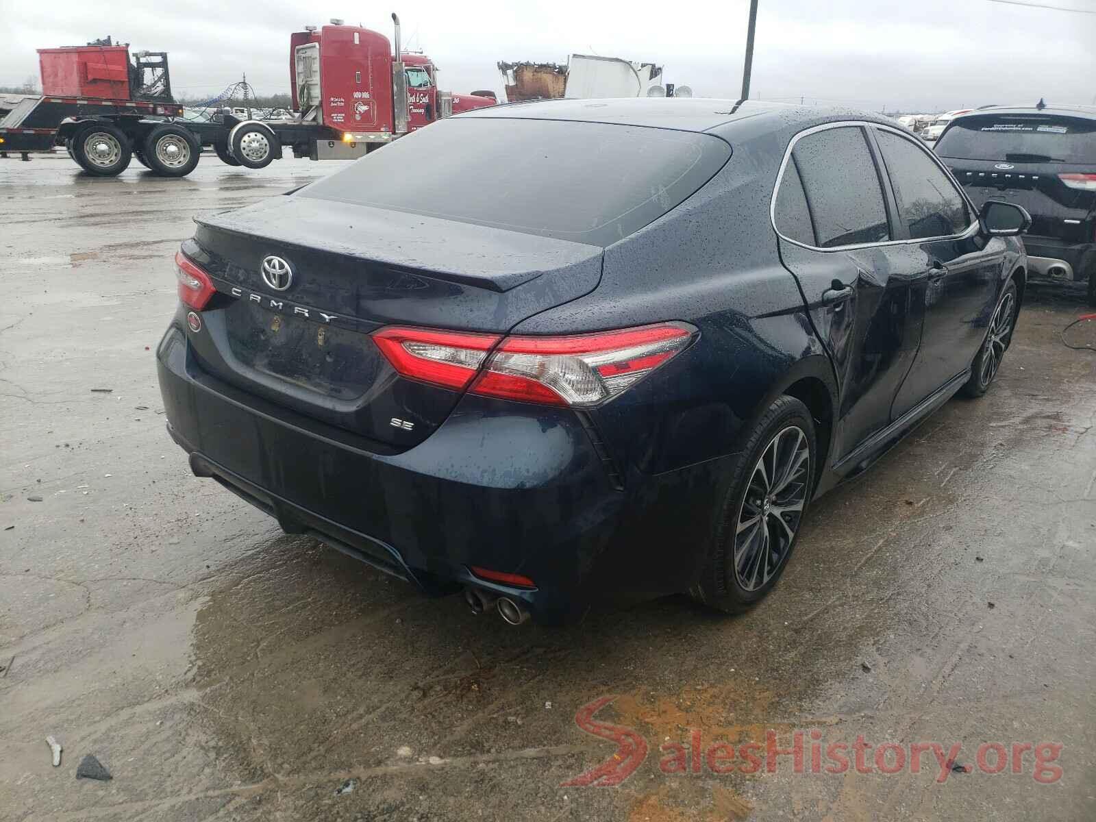 4T1B11HK8JU621039 2018 TOYOTA CAMRY