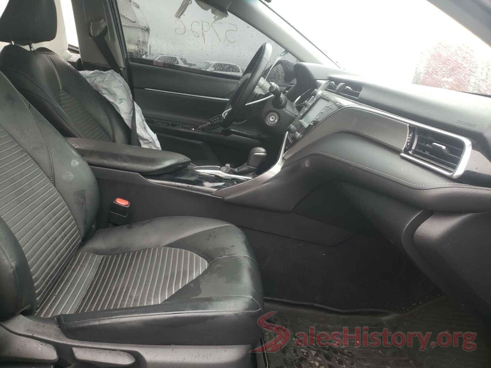 4T1B11HK8JU621039 2018 TOYOTA CAMRY