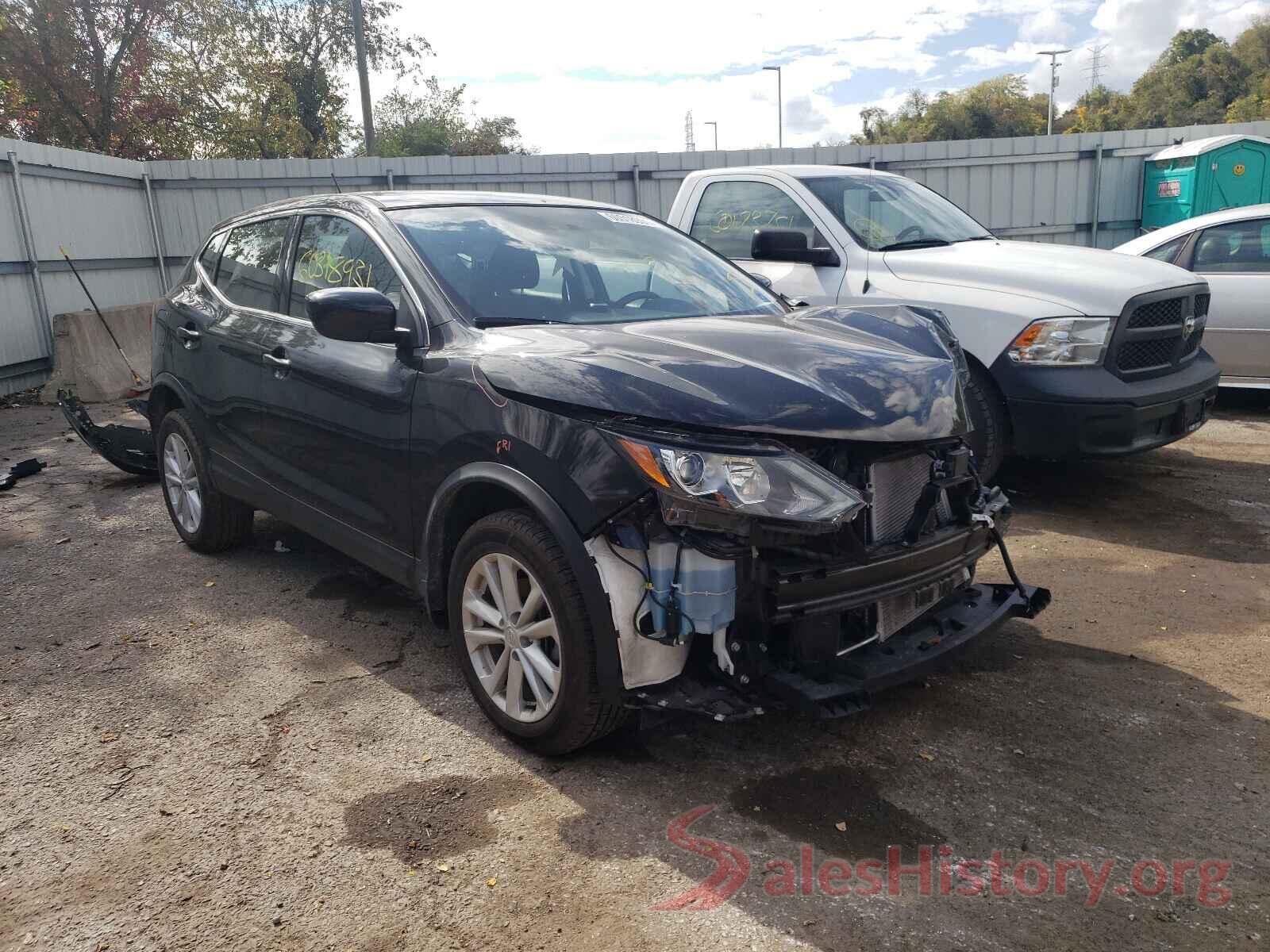 JN1BJ1CR6JW286539 2018 NISSAN ROGUE